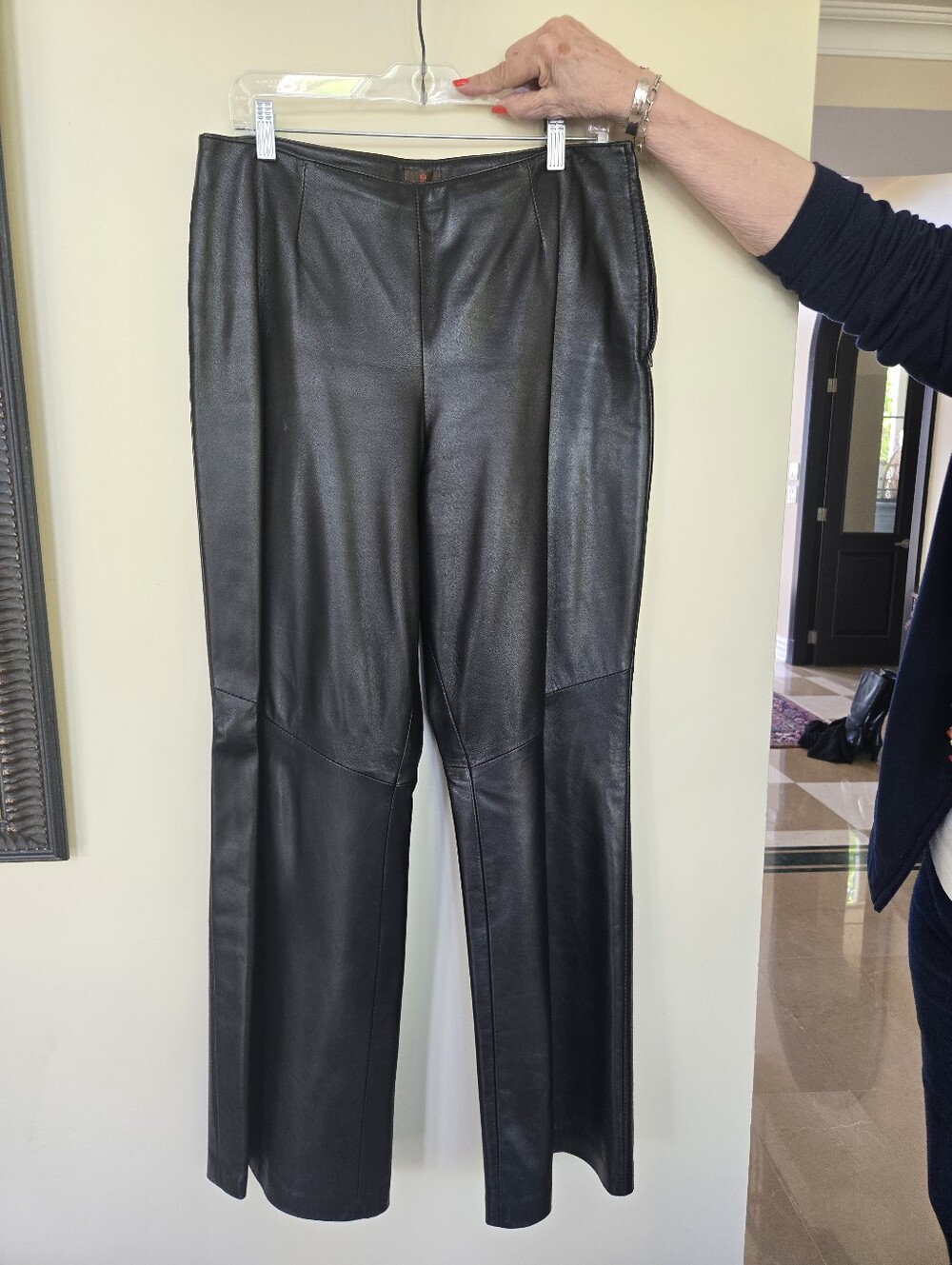 Stunning Danier Black Leather Pants Brand New